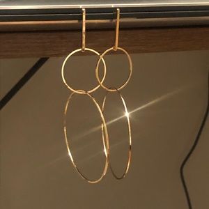 Double circle hoop earrings